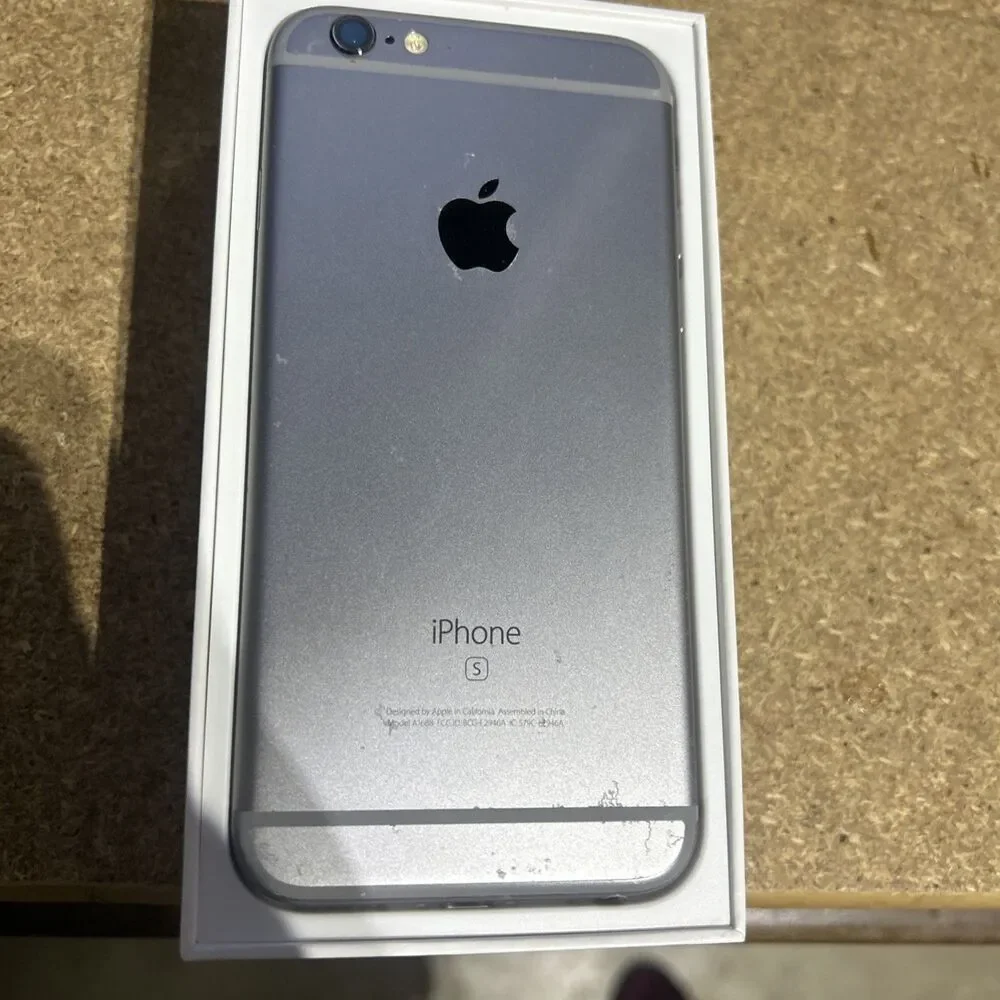 Apple iPhone 6s - 64GB Screen Cracked For Parts - May work